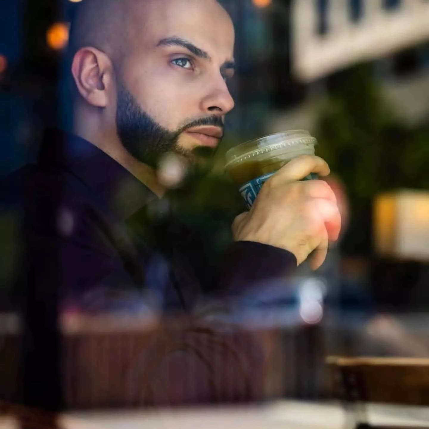 Armin, din datingcoach på det ugentlige Wingman-opkald